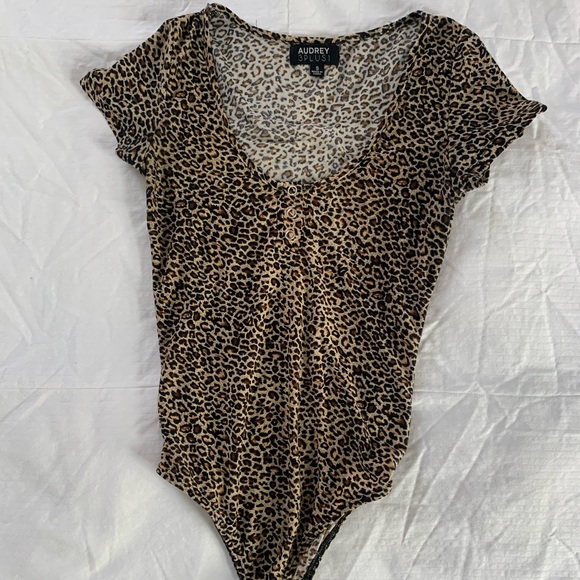 Cheetah Print Bodysuit - Picture 2 of 2